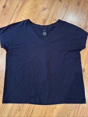 J. Jill Deep Navy Pleat-Back V-Neck Short Sleeve Tee, Size M